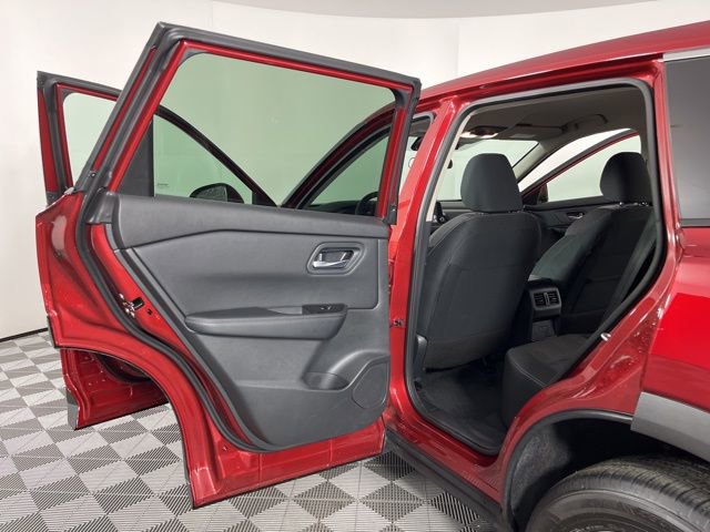 Used 2026 Nissan Rogue SV image 40