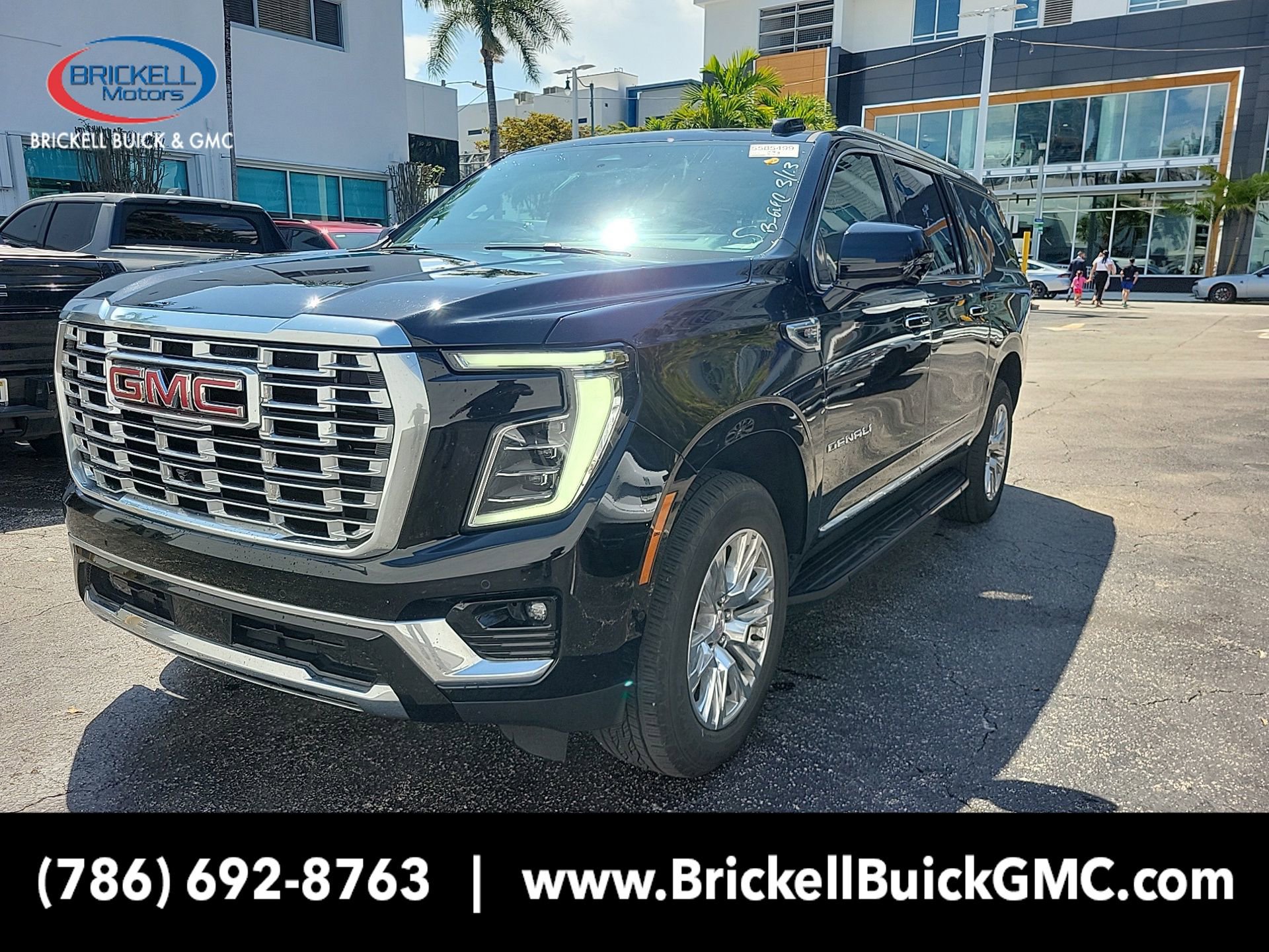 Used 2025 GMC Yukon XL Denali image 1
