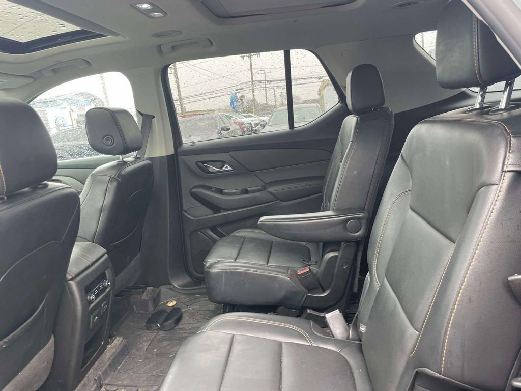 Used 2019 Chevrolet Traverse LT w/ LT Premium Package image 12