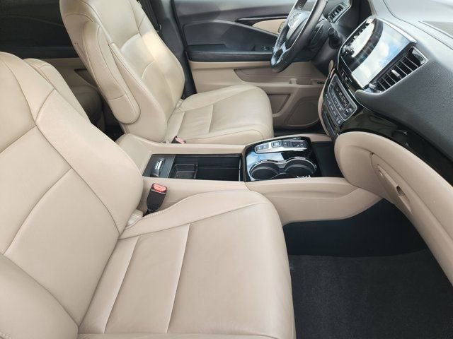 Used 2020 Honda Pilot Touring image 19
