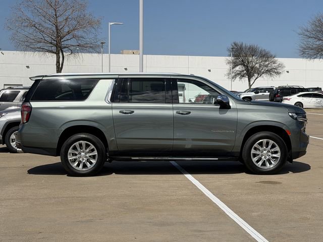 Used 2023 Chevrolet Suburban Premier image 3