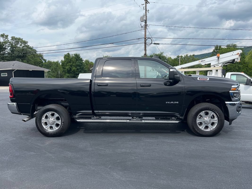 Used 2025 RAM 2500 Big Horn AWD/4WD image 6