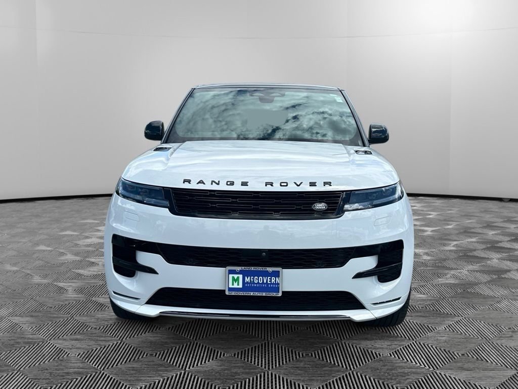 Used 2024 Land Rover Range Rover Sport Dynamic SE AWD/4WD image 2
