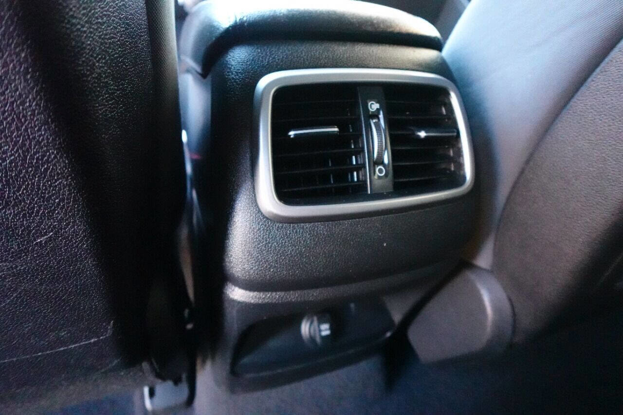 Used 2016 Kia Sorento L image 24