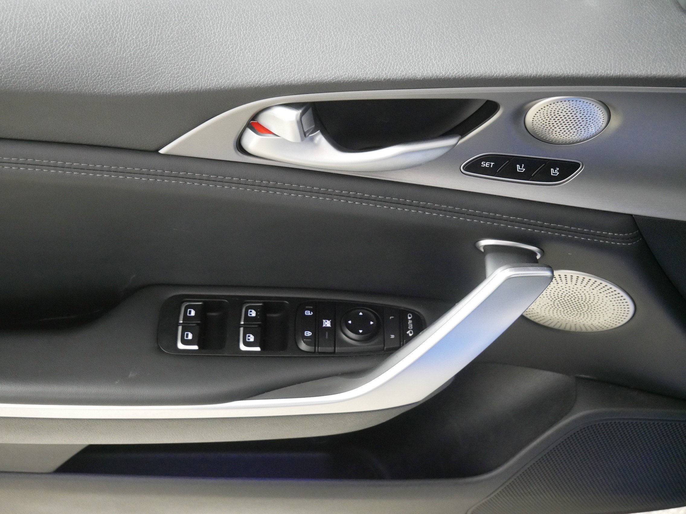 Used 2020 Kia Stinger GT2 image 19