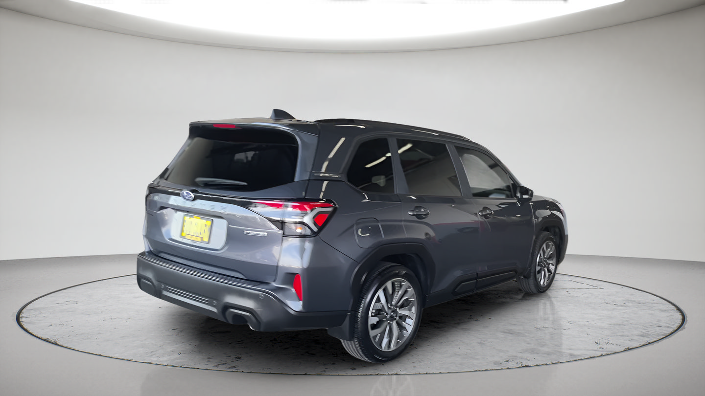 Used 2025 Subaru Forester Touring AWD/4WD image 7