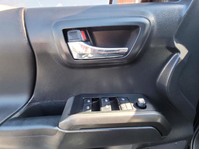 Used 2022 Toyota Tacoma TRD Sport w/ Technology Package AWD/4WD image 22