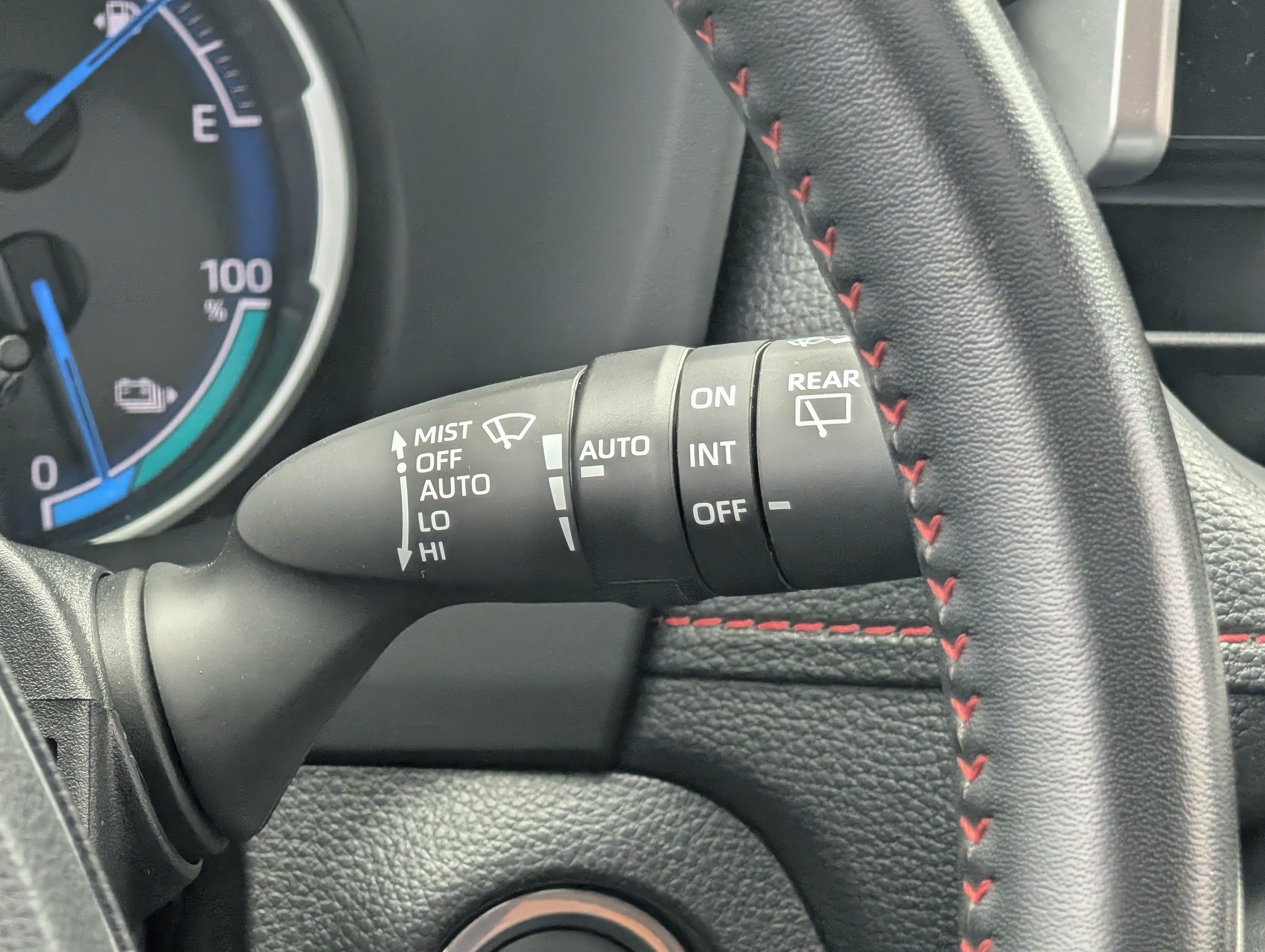 Used 2023 Toyota RAV4 SE w/ Weather & Moonroof Package AWD/4WD image 25