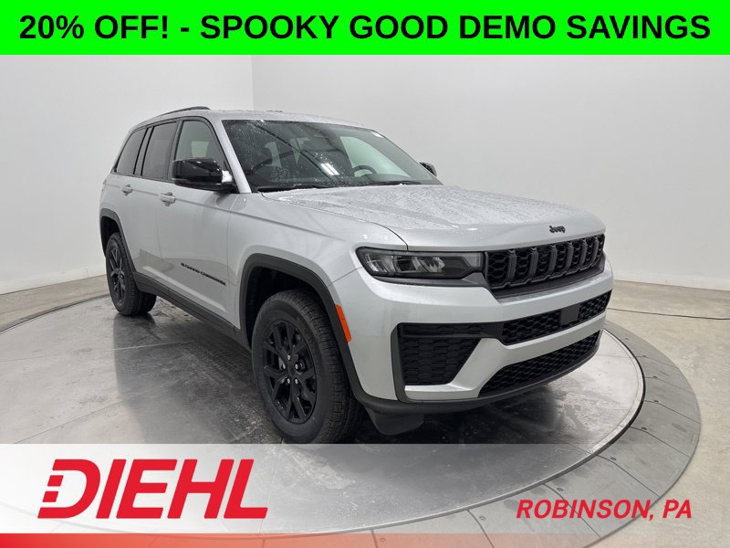 New 2026 Jeep Grand Cherokee Altitude AWD/4WD image 1