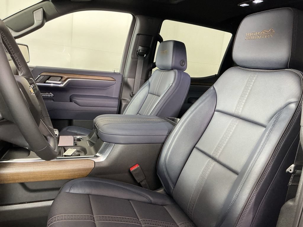 New 2026 Chevrolet Silverado 1500 High Country w/ Technology Package AWD/4WD image 5