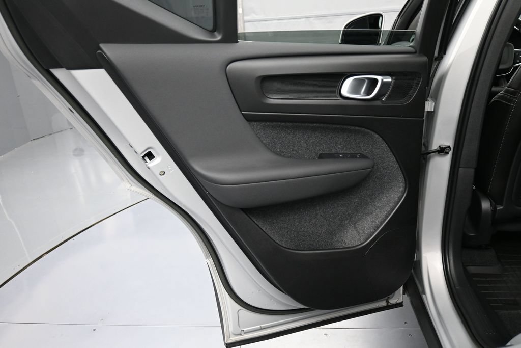 Used 2023 Volvo XC40 B5 Plus w/ Driver Assist Package AWD/4WD image 23