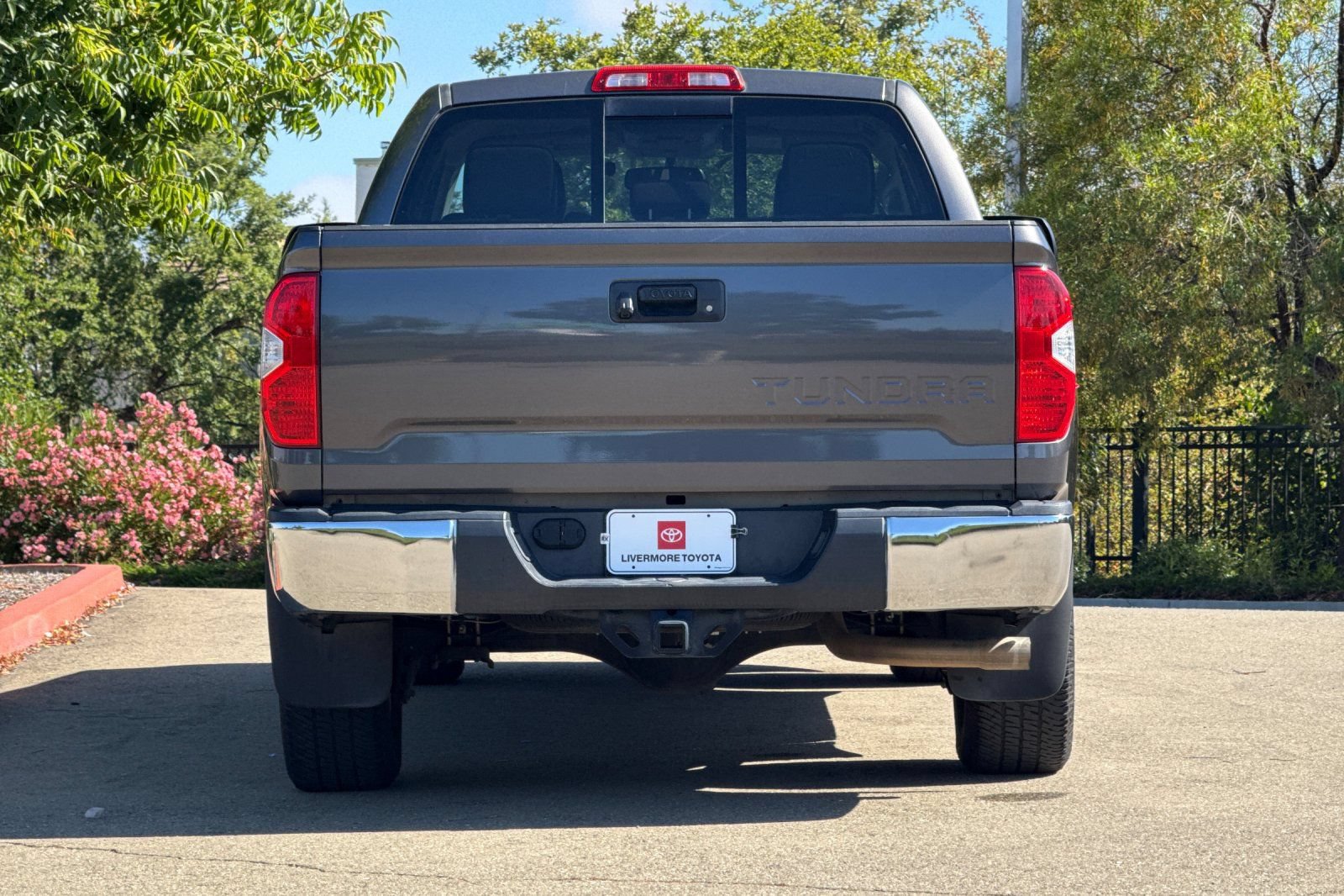 Used 2015 Toyota Tundra SR5 w/ SR5 Upgrade Package RWD image 5