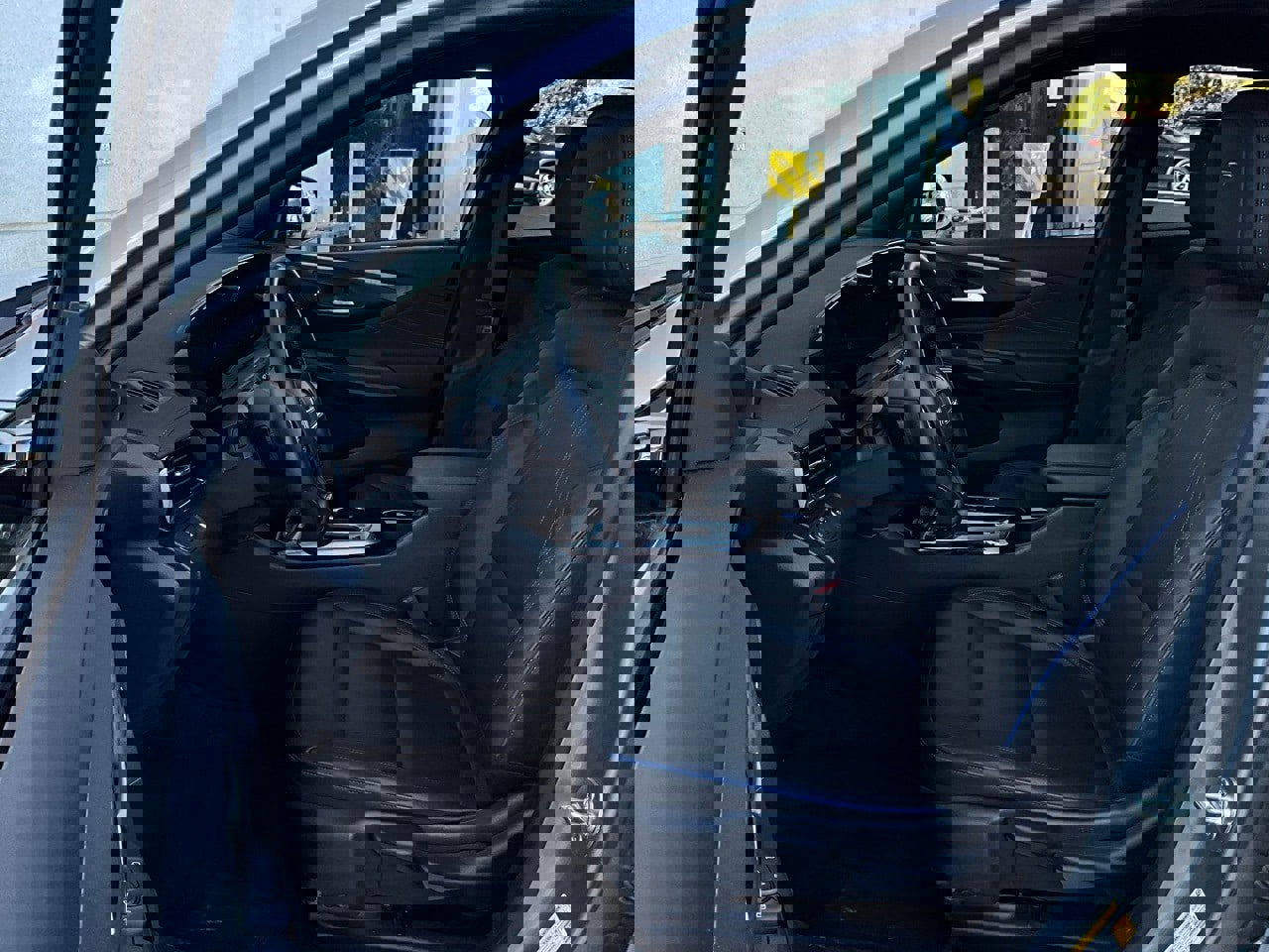 Used 2025 Buick Envista Sport Touring image 10