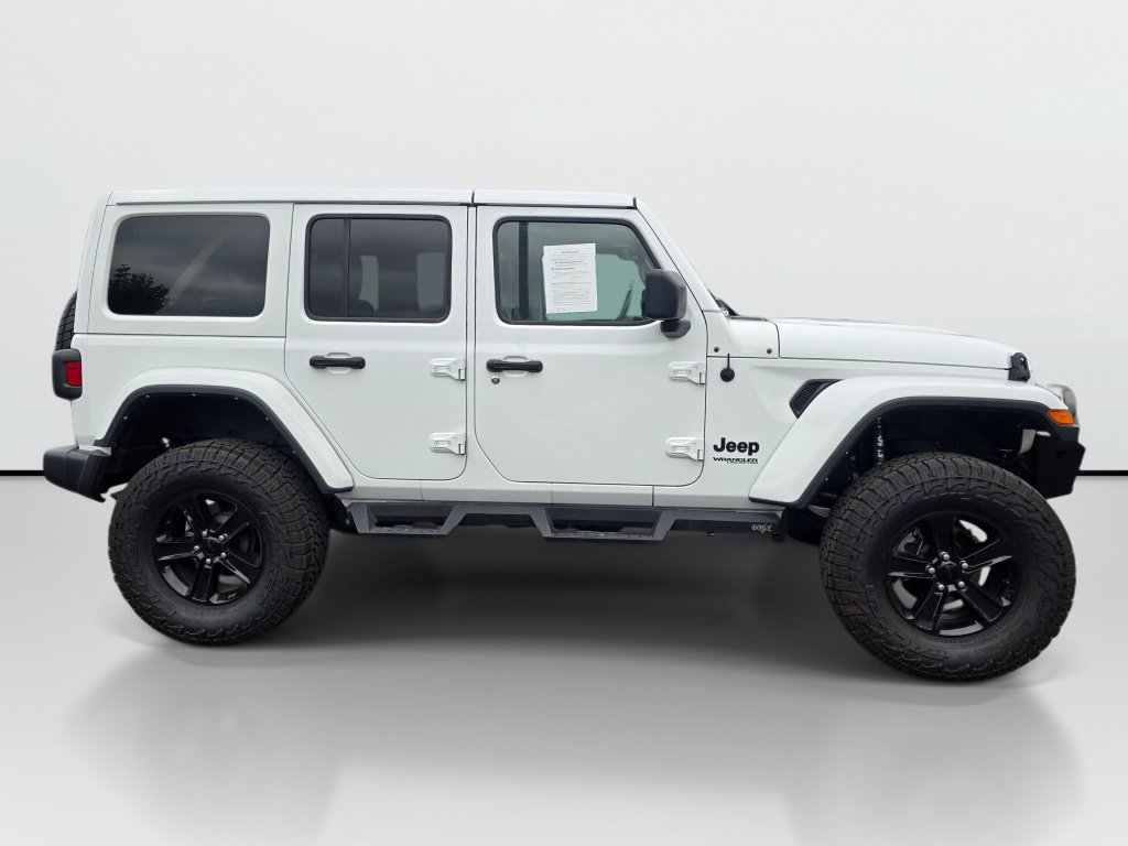 Used 2022 Jeep Wrangler Unlimited Sahara AWD/4WD image 7