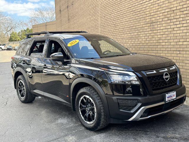 Used 2024 Nissan Pathfinder Rock Creek image 2