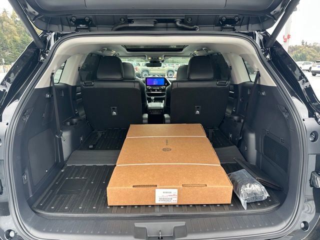 New 2026 Toyota Highlander Platinum image 7