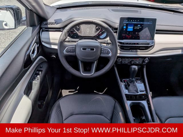 Used 2025 Jeep Compass Limited AWD/4WD image 15