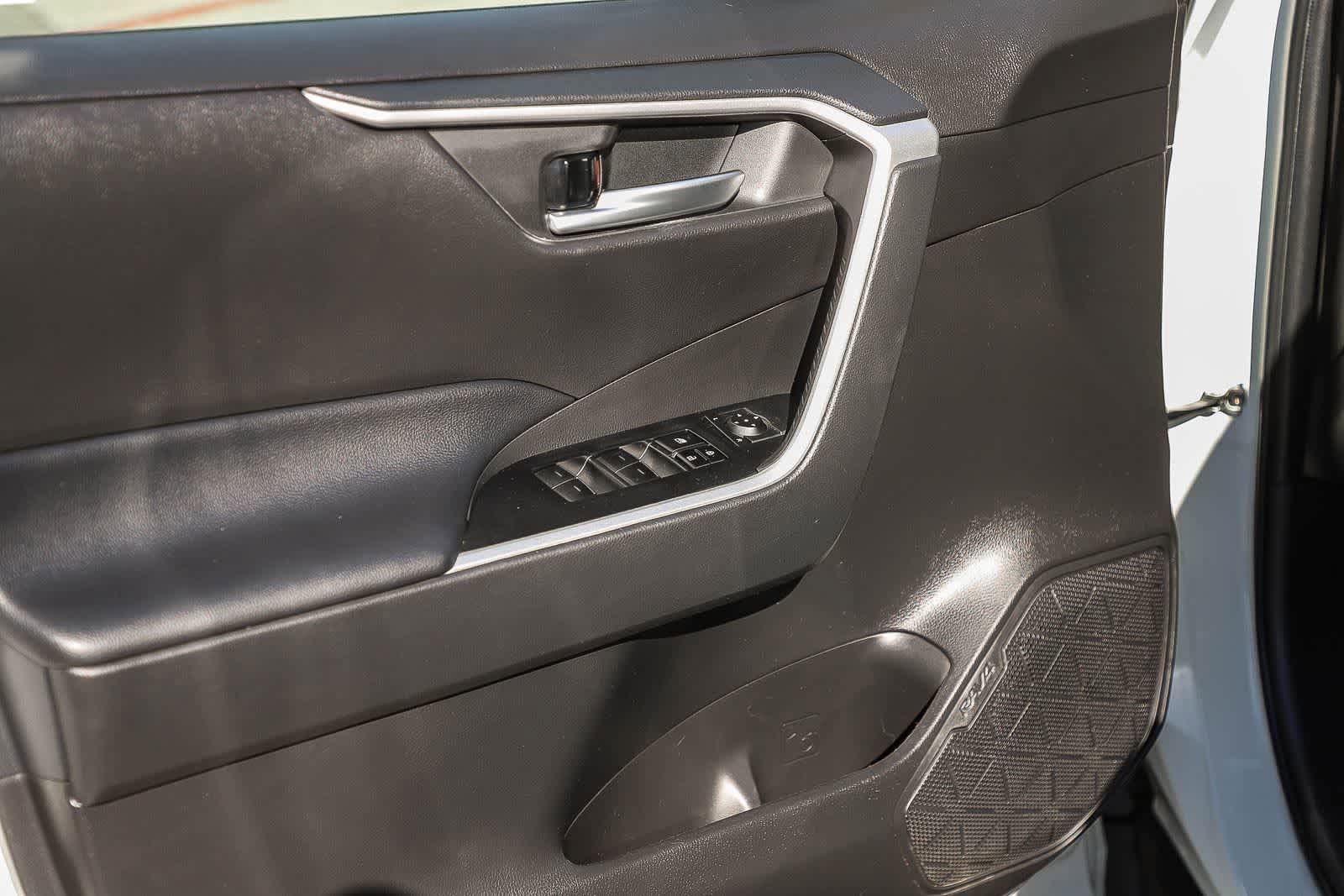 Used 2023 Toyota RAV4 XLE w/ Convenience Package FWD image 20