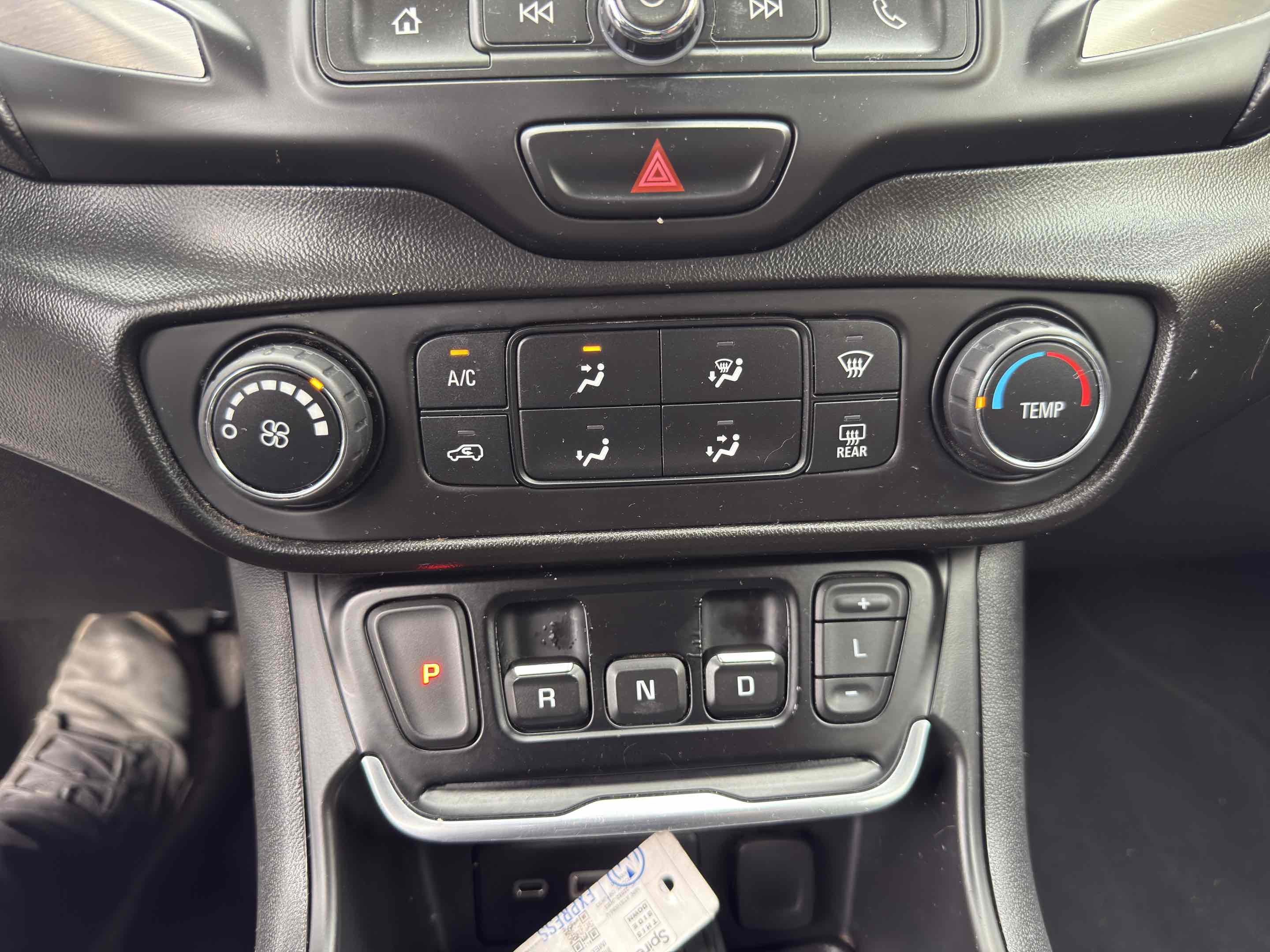 Used 2020 GMC Terrain SLE w/ Elevation Edition image 41