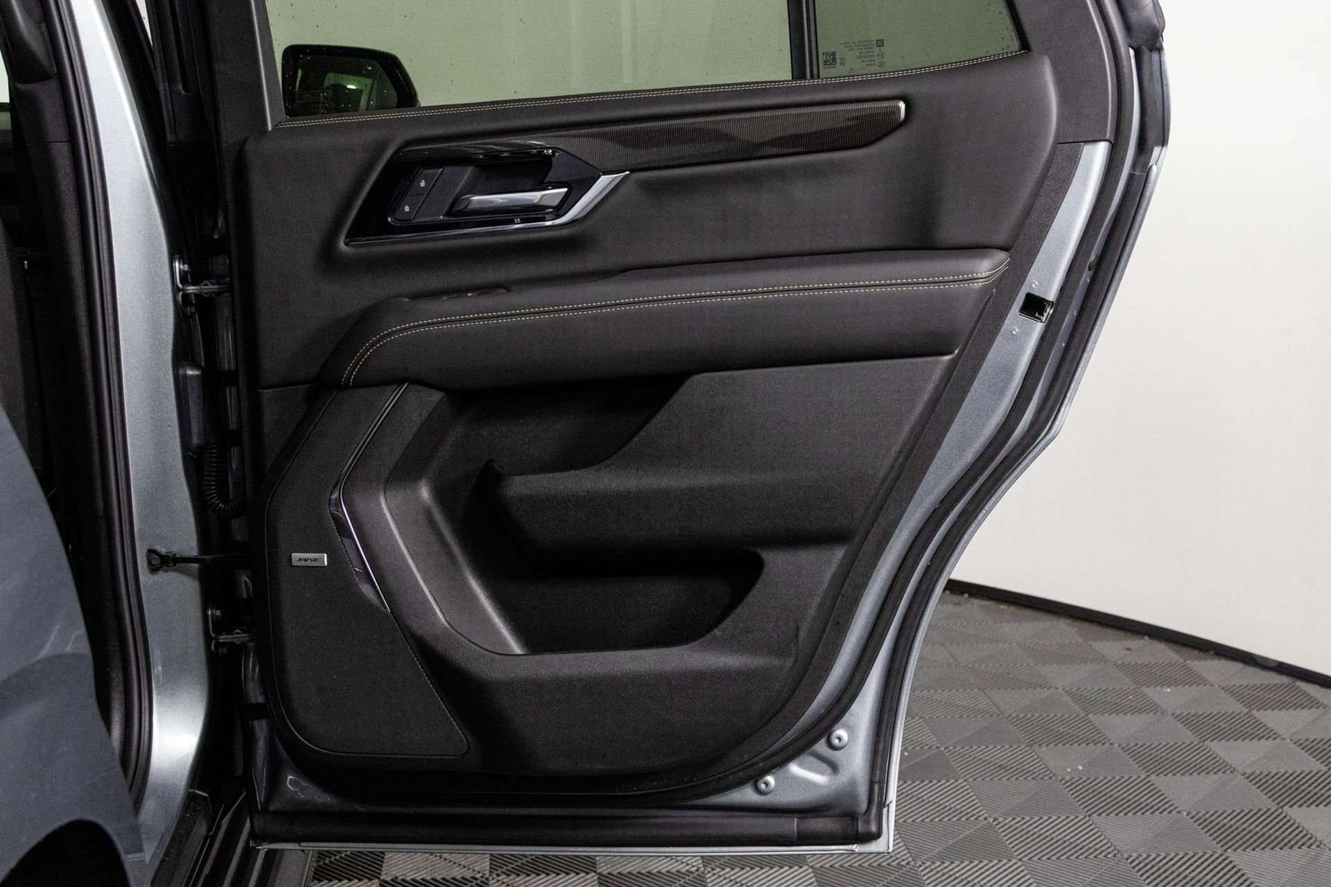 Used 2025 GMC Yukon Elevation image 39