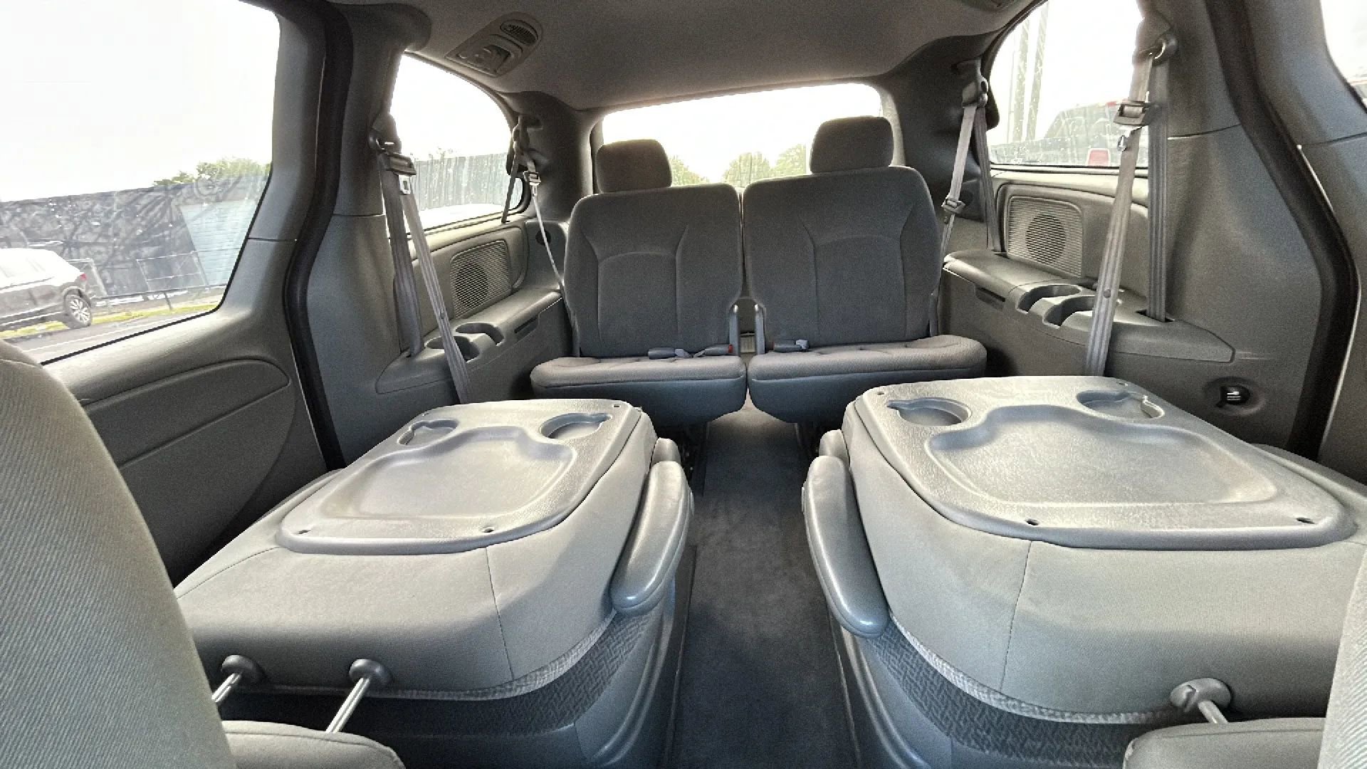 Used 2004 Chrysler Town & Country Touring FWD image 29