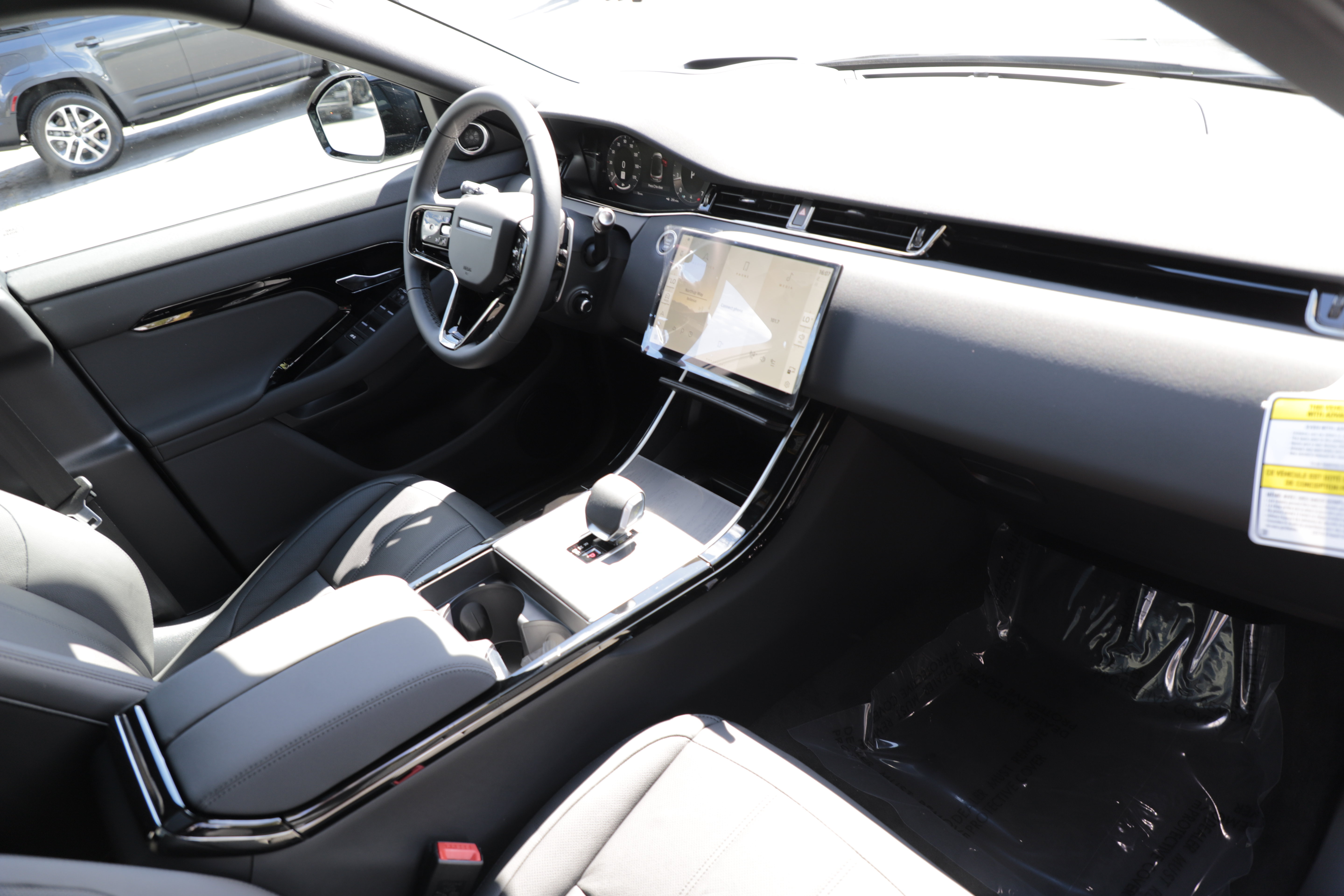New 2026 Land Rover Range Rover Evoque S AWD/4WD image 13