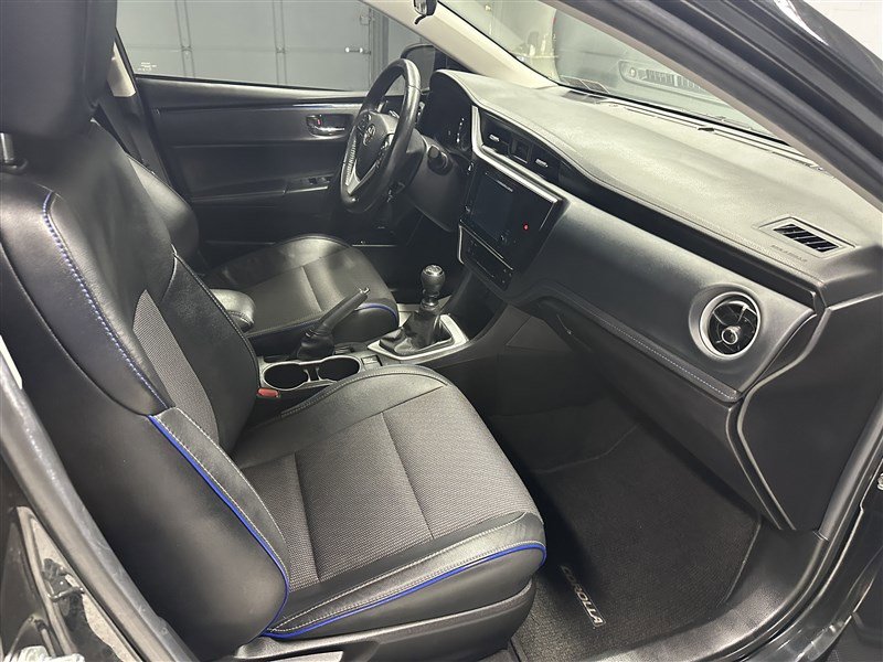 Used 2018 Toyota Corolla SE image 11