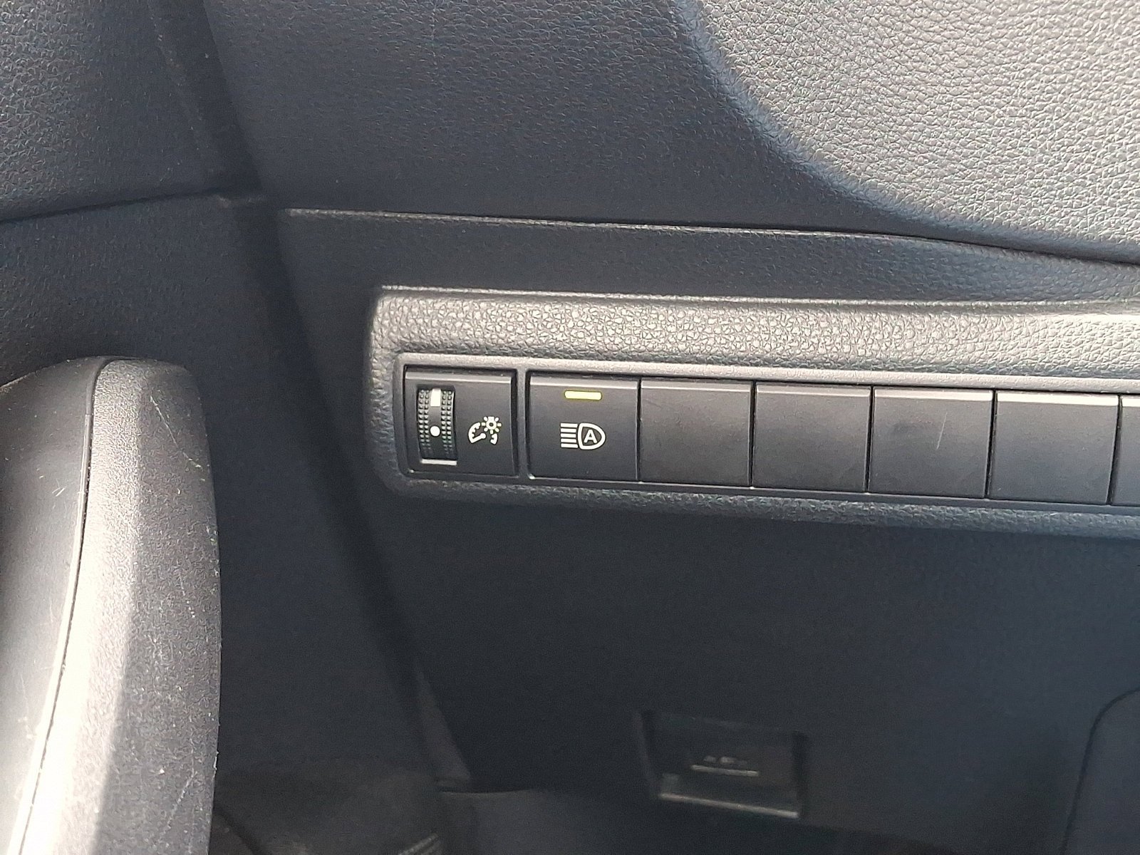 Used 2023 Toyota Corolla LE FWD image 25