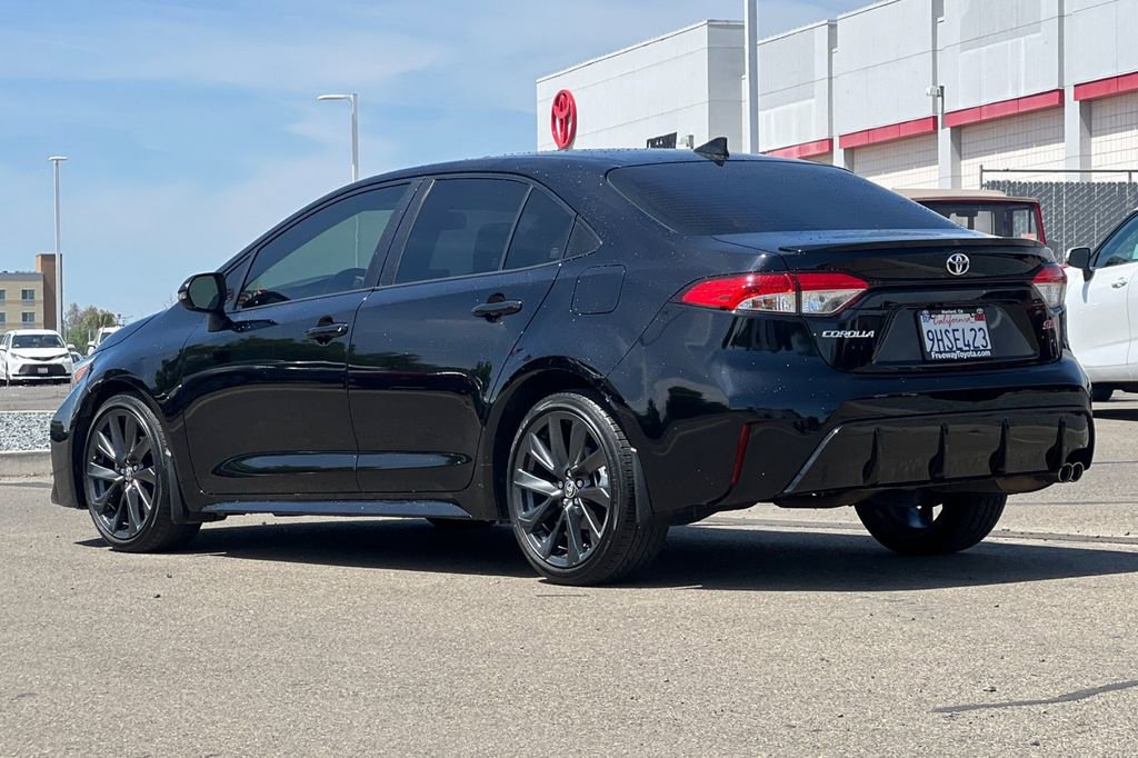 Used 2023 Toyota Corolla SE w/ SE Premium Package image 7