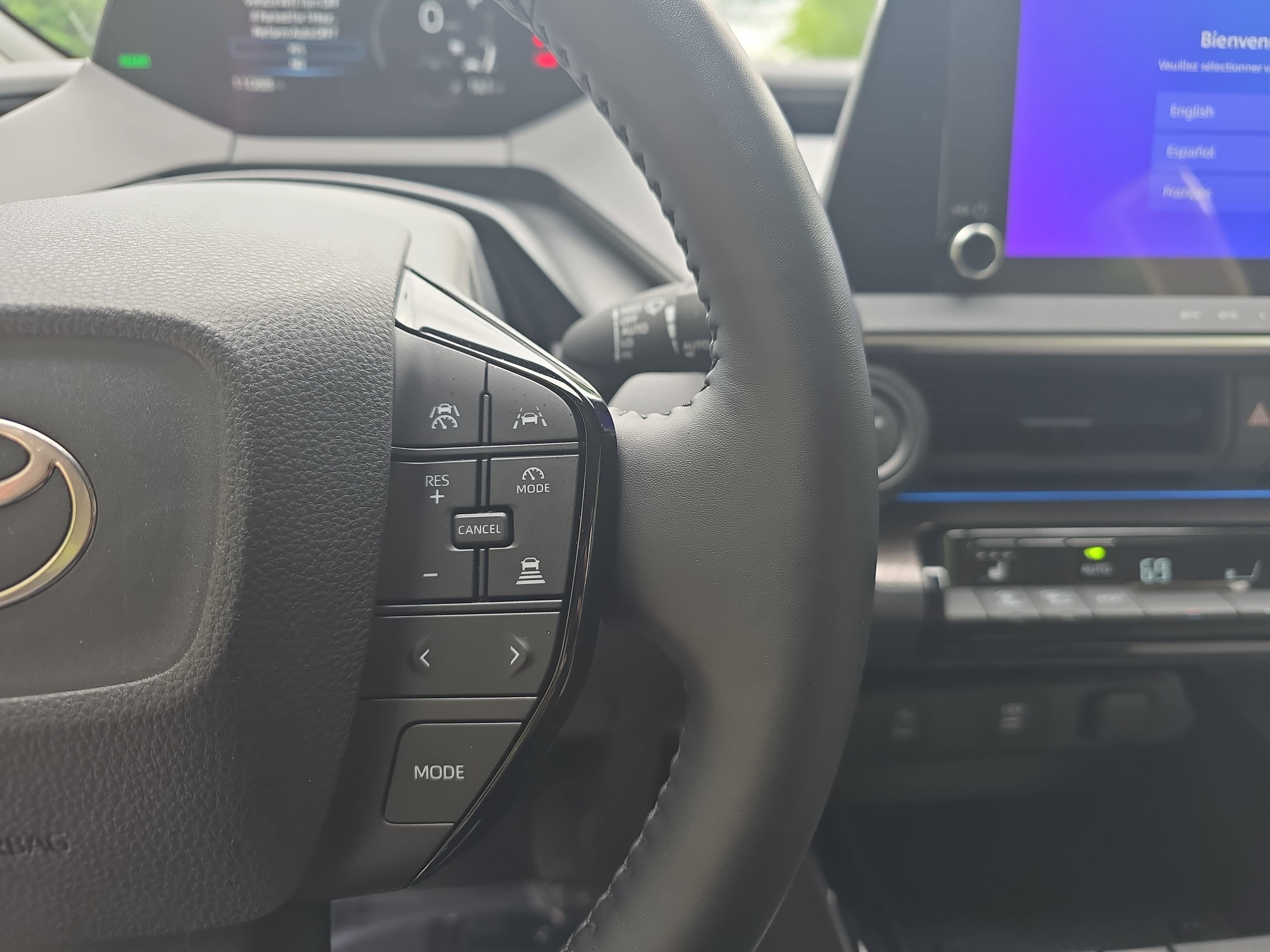 Used 2024 Toyota Prius XLE FWD image 17