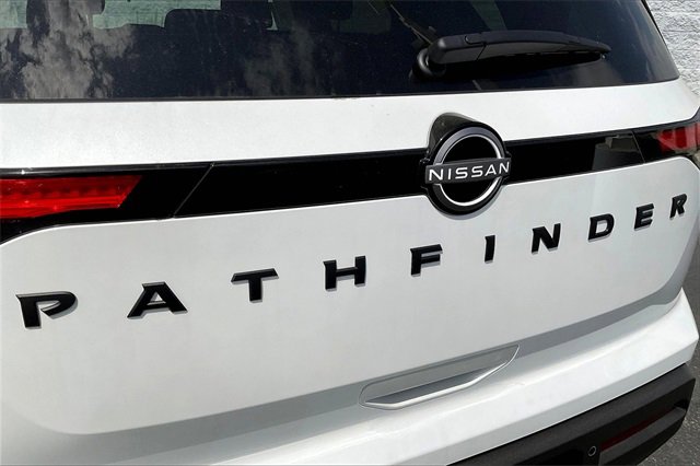 New 2025 Nissan Pathfinder SV image 12