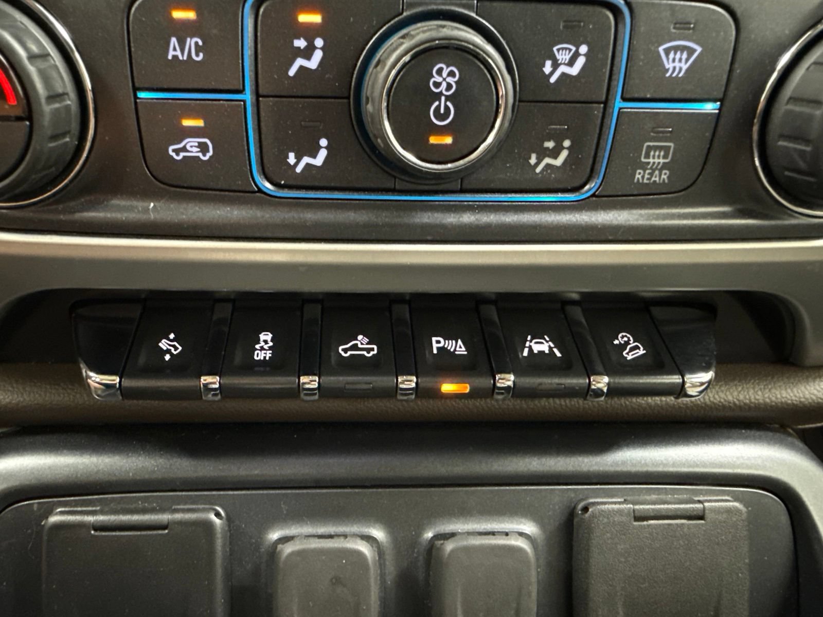 Used 2018 GMC Sierra 1500 SLT AWD/4WD image 24