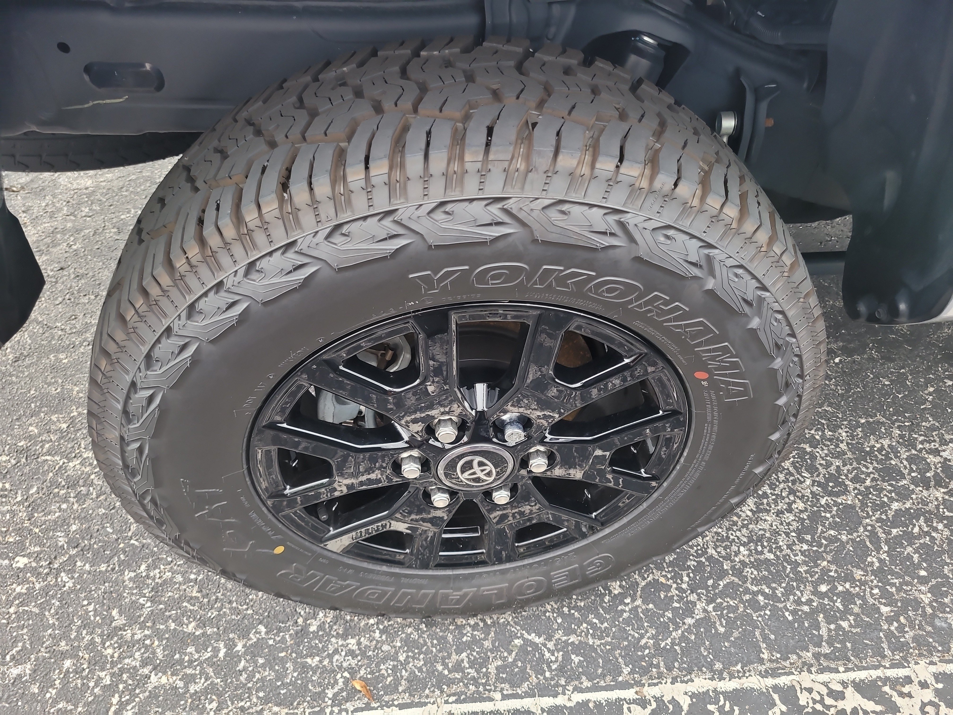 Used 2025 Toyota Tacoma SR5 RWD image 8
