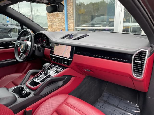 Used 2022 Porsche Cayenne S AWD/4WD image 39