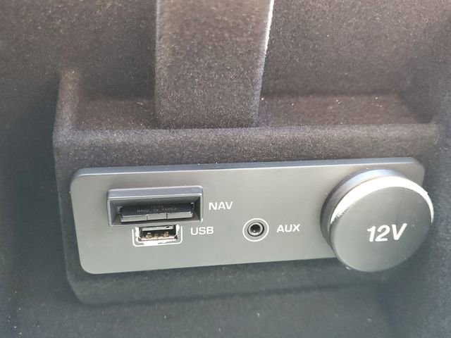 Used 2019 Land Rover Range Rover Evoque SE image 28