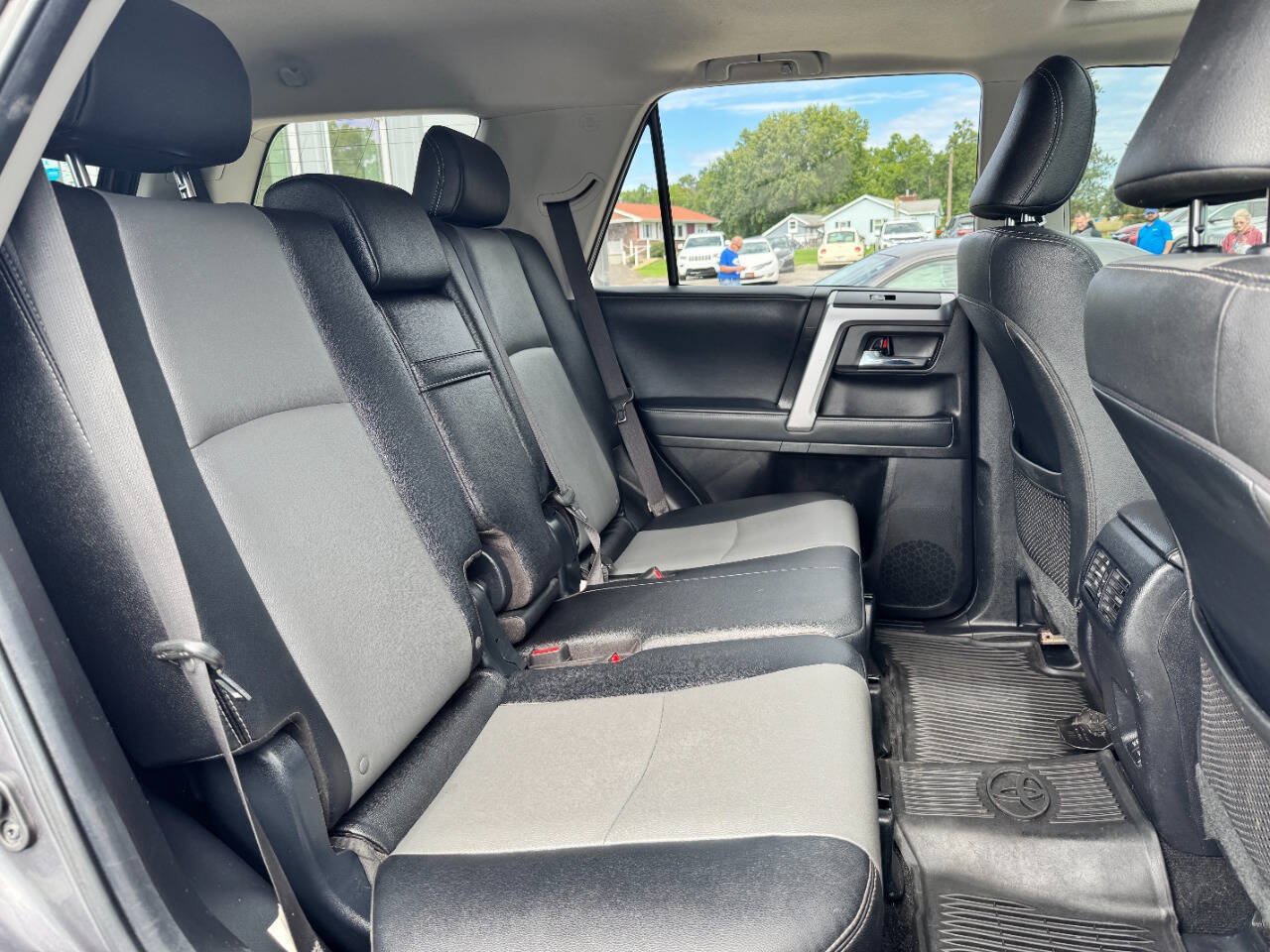 Used 2021 Toyota 4Runner SR5 Premium w/ Moonroof Package AWD/4WD image 16