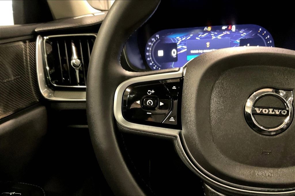 Used 2026 Volvo V60 B5 Cross Country Ultra w/ Climate Package image 11