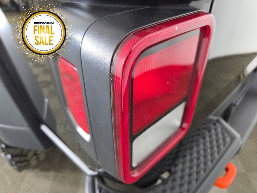 Used 2021 Jeep Gladiator Mojave w/ Cold Weather Group image 12