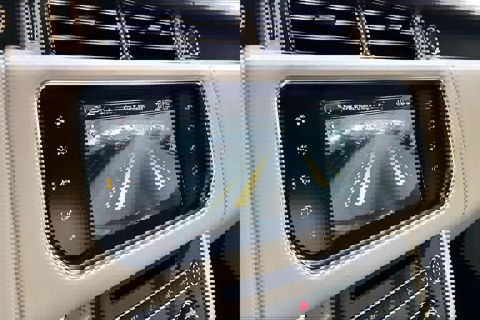 Used 2016 Land Rover Range Rover Long Wheelbase Supercharged image 26