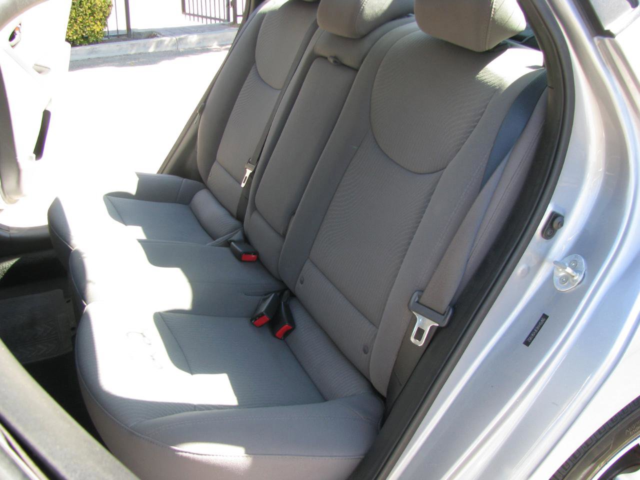 Used 2015 Hyundai Elantra SE FWD image 11
