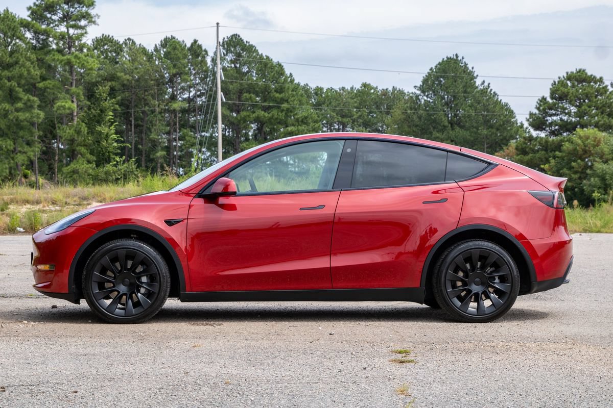 Used 2023 Tesla Model Y Long Range AWD/4WD image 9