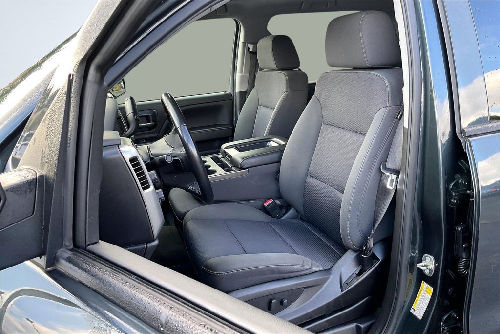 Used 2018 Chevrolet Silverado 1500 LT w/ LT Eassist Package AWD/4WD image 23