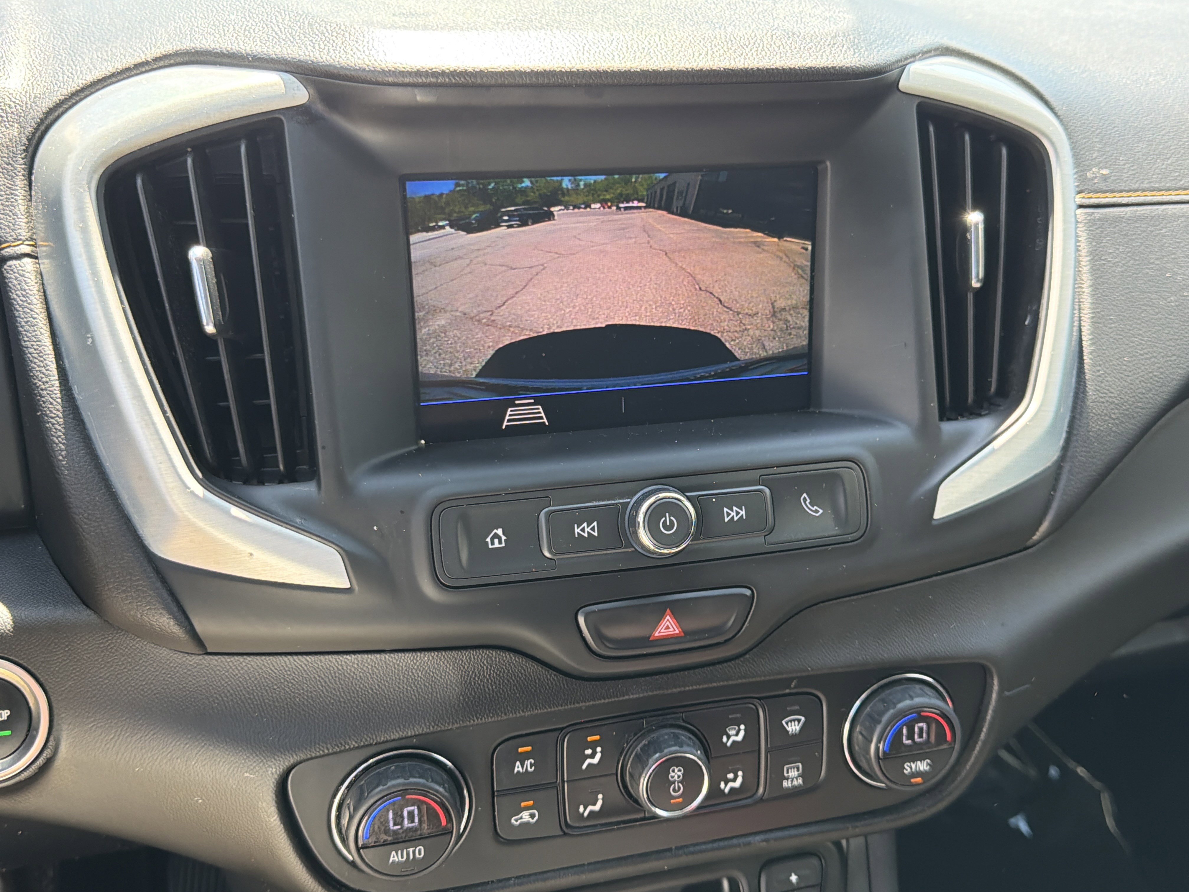 Used 2020 GMC Terrain SLE w/ Driver Convenience Package image 28