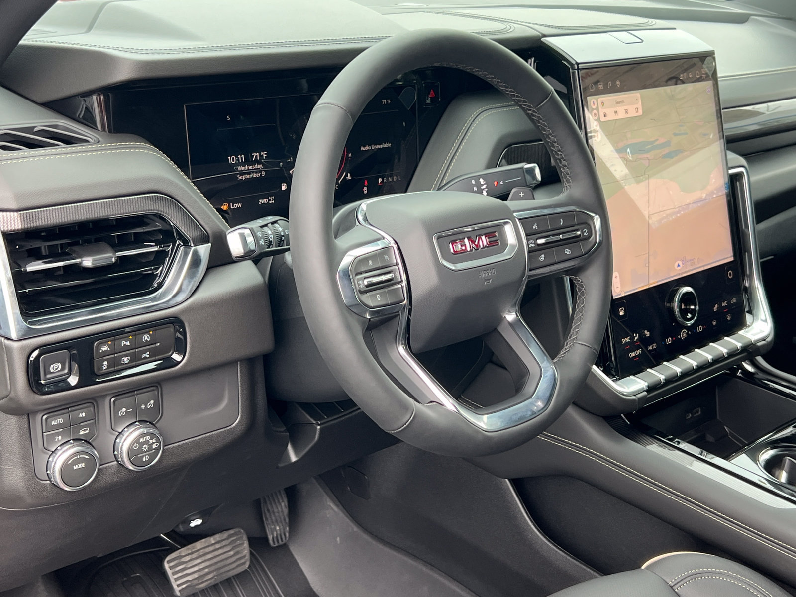 New 2026 GMC Yukon Elevation w/ LPO, Elevation Black Package AWD/4WD image 19