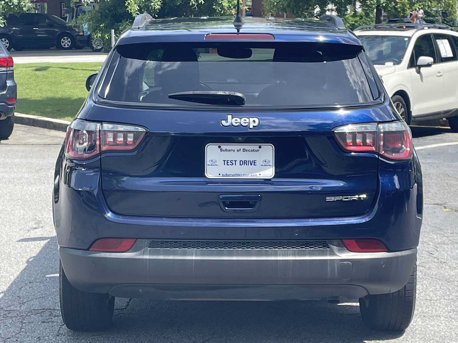 Used 2018 Jeep Compass Sport w/ Tech Group FWD image 3