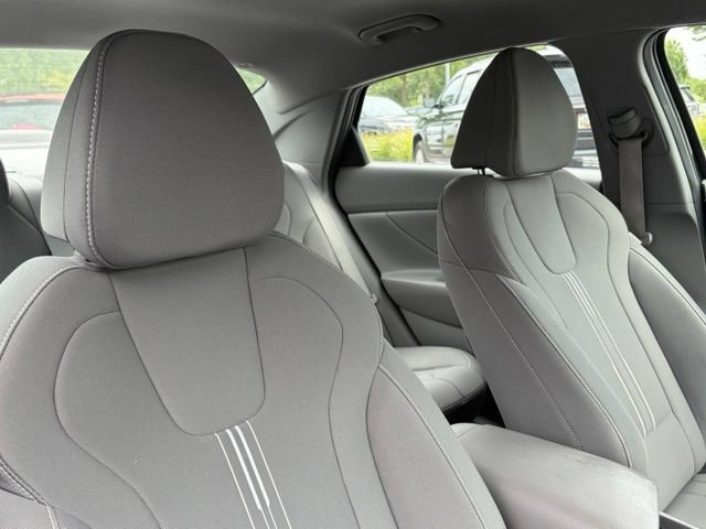Used 2023 Hyundai Elantra SEL w/ Cargo Package FWD image 28