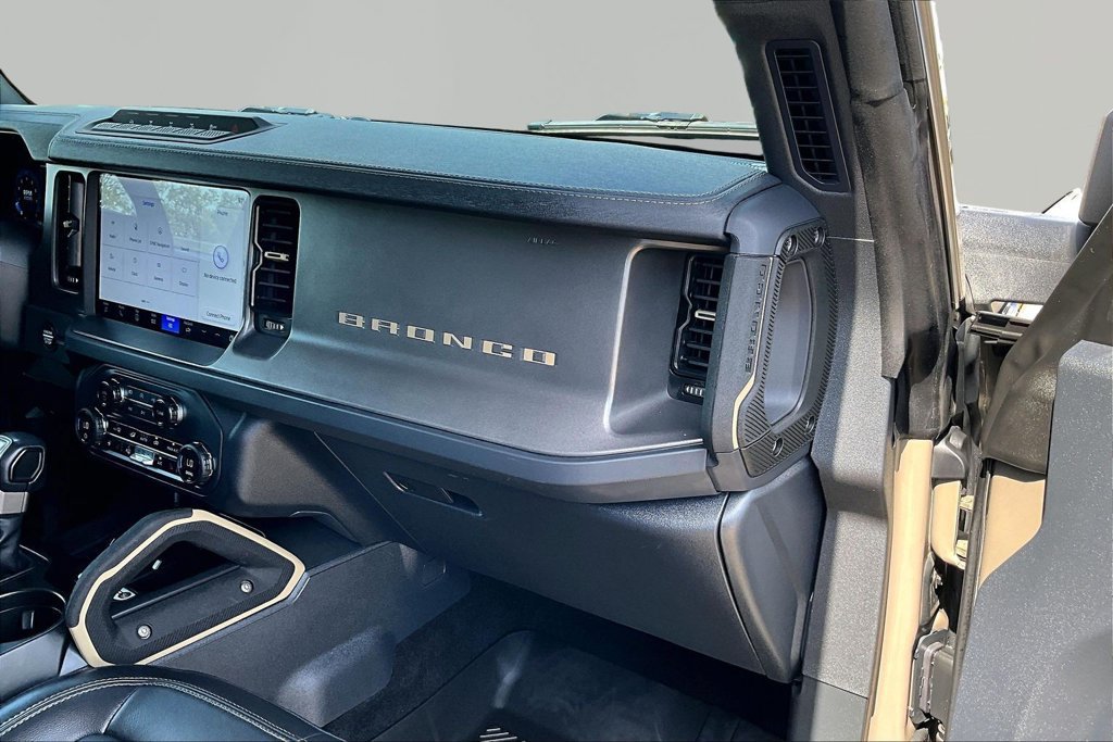 Certified 2025 Ford Bronco Badlands AWD/4WD image 17