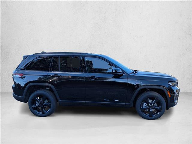New 2025 Jeep Grand Cherokee Limited w/ Black Appearance Package image 3