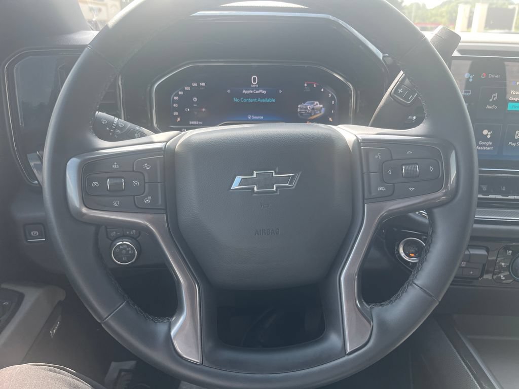 Used 2025 Chevrolet Silverado 2500 ZR2 w/ Technology Package AWD/4WD image 14