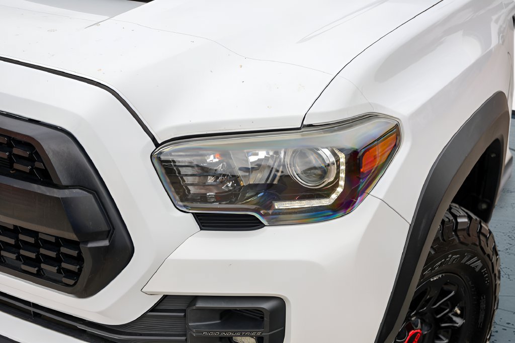 Used 2018 Toyota Tacoma TRD Pro AWD/4WD image 2